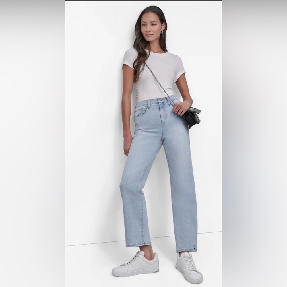 HIGH Rise Length CLASSIC STRAIGHT W/STUD 28 NWT light blue